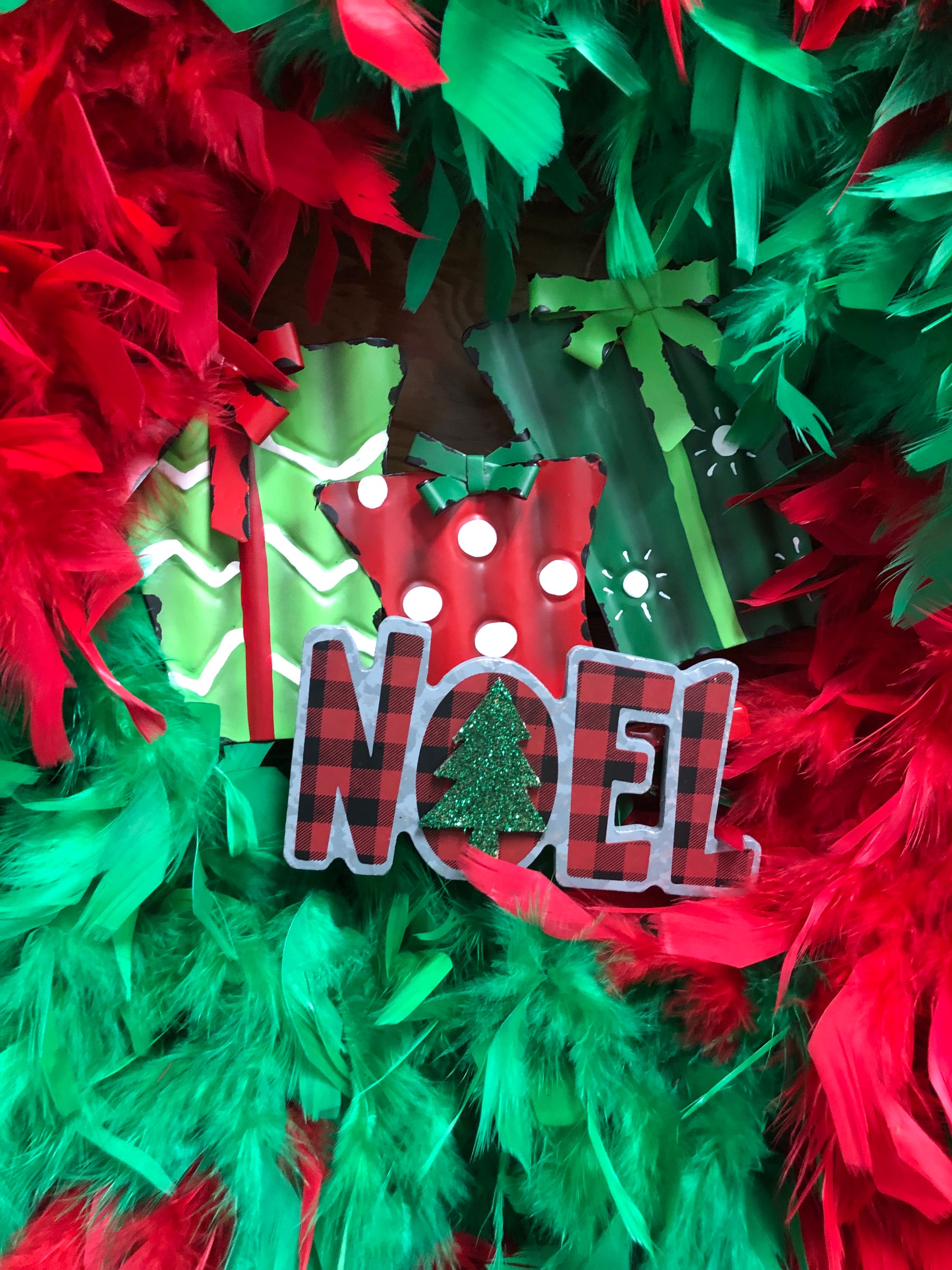 Noel Feather Wreath - Bonnie Harms Designs